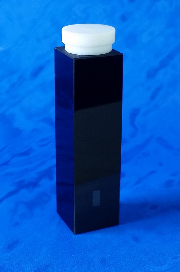 Quartz Sub-Micro Cuvette